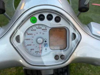 vendo-vespa-gts-250-i-e-usata-a-lucca-codice-9660092-moto-it