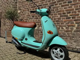 vespa-et4-125-ccm-restauriert-tuv-neu