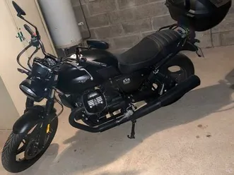 moto-guzzi-v7-stone-2023