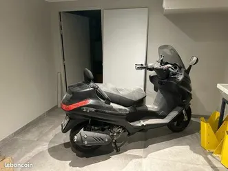 a-vendre-piaggio-x-evo-2012