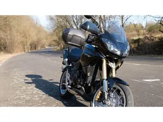 triumph-tiger-1050-abs-in-schwarz-mit-viel-zubehor