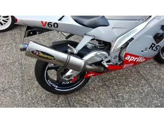 aprilia-rsv-mille-mit-akrapovic