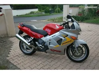 honda-vfr-800-fi-rc46-50ieme-anniversaire