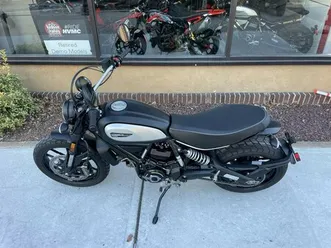 2022-ducati-scrambler-icon-dark