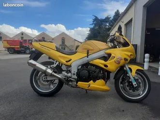 triumph-sprint-955i-rs