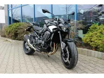 kawasaki z 900 novinka 2025 černá ebony