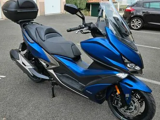 kymco-xciting-s-400-premiere-main-entretien-a-jour-effectuee-en-concession-kymco-top-cas