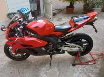 honda-cbr-1000-2004
