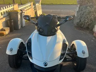 can-am-spyder-rs