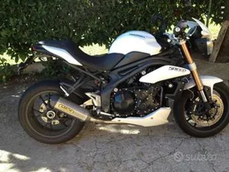 triumph-speed-triple-1050