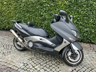 yamaha t-max black max
