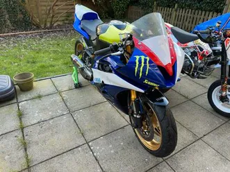 yamaha-r6-rj11-racebike-rennstecke