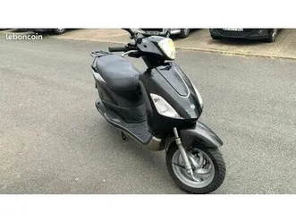 scooter-piaggio-fly