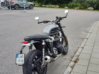 triumph-speed-twin-1200-gra-svart