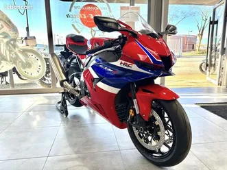 honda-cbr1000rr-r-cbr1000rrr-cbr1000-rr-r-fireblade