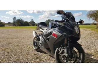 suzuki-gsxr-1000-k7