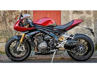 triumph-speed-triple-1200rr