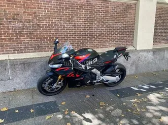 aprilia-rsv4-factory