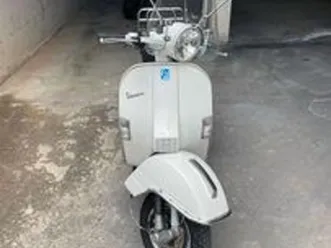 piaggio-vespa-150-px-2014