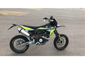 fantic-xmf-125-performance-supermoto
