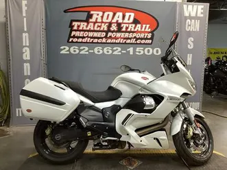 2016-moto-guzzi-norge-gt-8v-abs