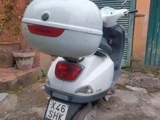 piaggio-vespa-50-lx-2010