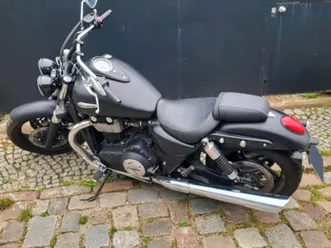 triumph-thunderbird-storm-ein-traum-auf-zwei-radern