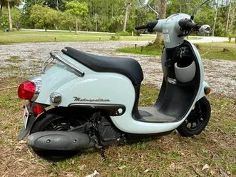 classic-honda-metropolitan-scooter