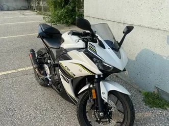 white-2017-yamaha-r3