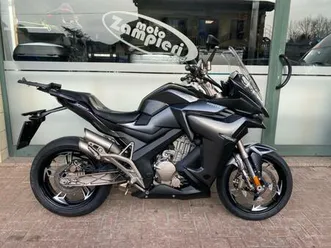 vendo-zontes-zt310-x-2021-23-usata-a-gavi-codice-9672385-moto-it