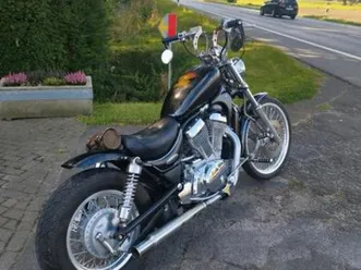 motorrad-suzuki-intruder-600-ccm-chopper-bobber