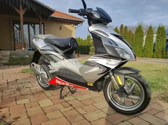 aprilia-sr-50-10500km-szervizkonyves