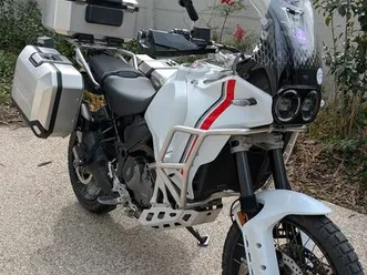 ducati-desertx-rabaissee-garantie-jusqu'en-aout-2026-toute-equipee-gps-garmin-zumo-xt