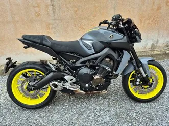 yamaha-mt-09-2017-night-fluo