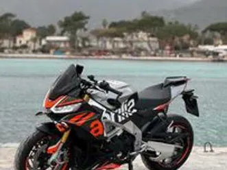 aprilia-tuono-v4-1100-rr-2024