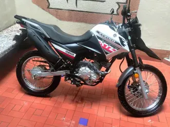 se-vende-moto-xtz-150-modelos-2025-color-blanco-y-negro