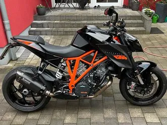 ktm-superduke-1290r-bj2016-tausch-vw-t5-transporter