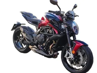 mv-agusta-brutale-800-rr-tieferlegung-1-hand