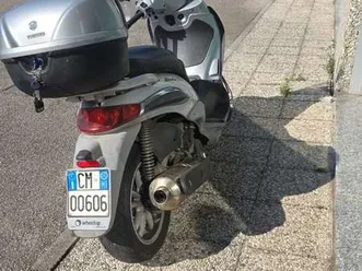 piaggio-beverly-500-argento