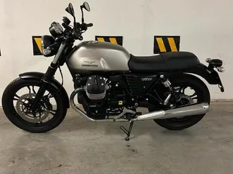 moto-guzzi-v7-ii-stone