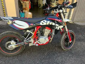 vendo-swm-sm-125-r-2017-20-usata-a-porto-mantovano-codice-9675094-moto-it