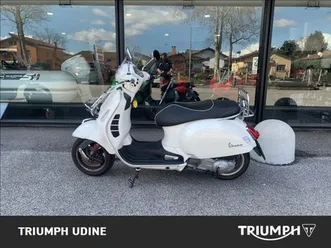 piaggio-vespa-300-gts-super-abs