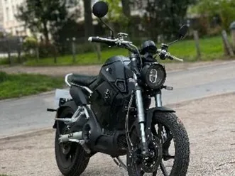 moto-electrique-super-soco-tc-max-equivalent-125-cc