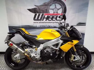 aprilia-tuono-1000-v4-r-aprc-1-owner-bike-from-new