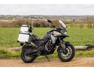 voge-650-ds-adventure-motorcycle-with-free-luggage