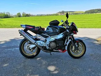 aprilia-rsv-tuono-1000r