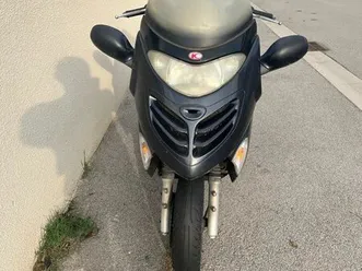 vent-scooter-kymco-125-grand-dink