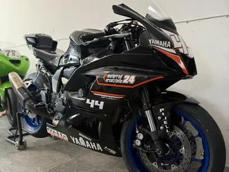 yamaha-r7-racebike-nach-cup-reglement