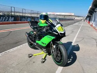 yart-yamaha-r6-rj27-mit-viel-zubehor