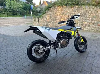 husqvarna-701-supermoto